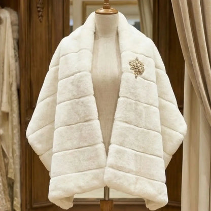 👑  شال الفرو الملكي: عنوان الفخامة👑