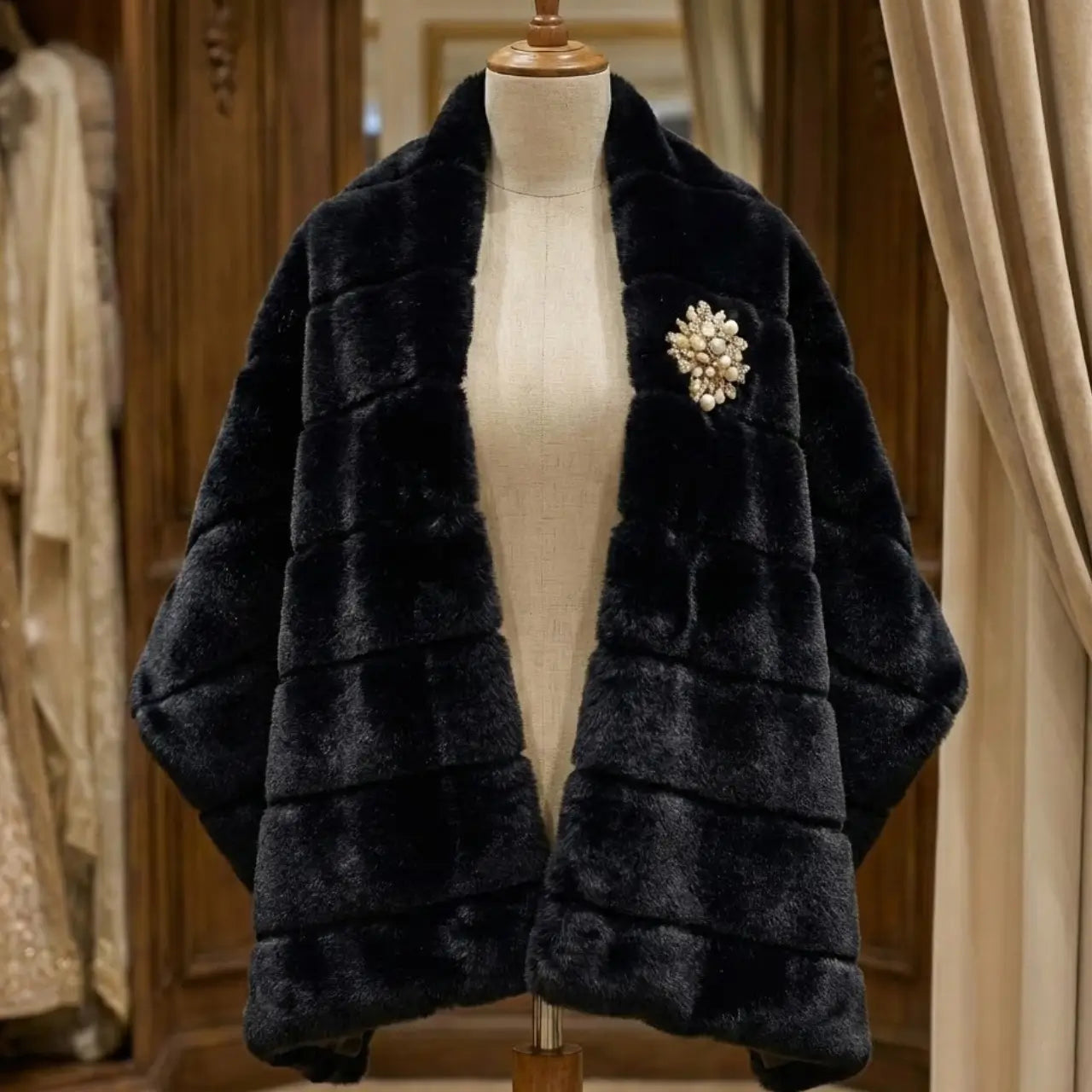 👑  شال الفرو الملكي: عنوان الفخامة👑